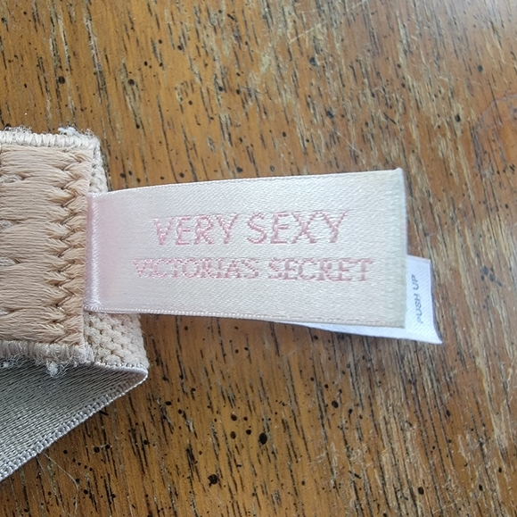 Victoria's Secret Very Sexy Push-Up Leopard Print Bra - 36B - Picture 3 of 4